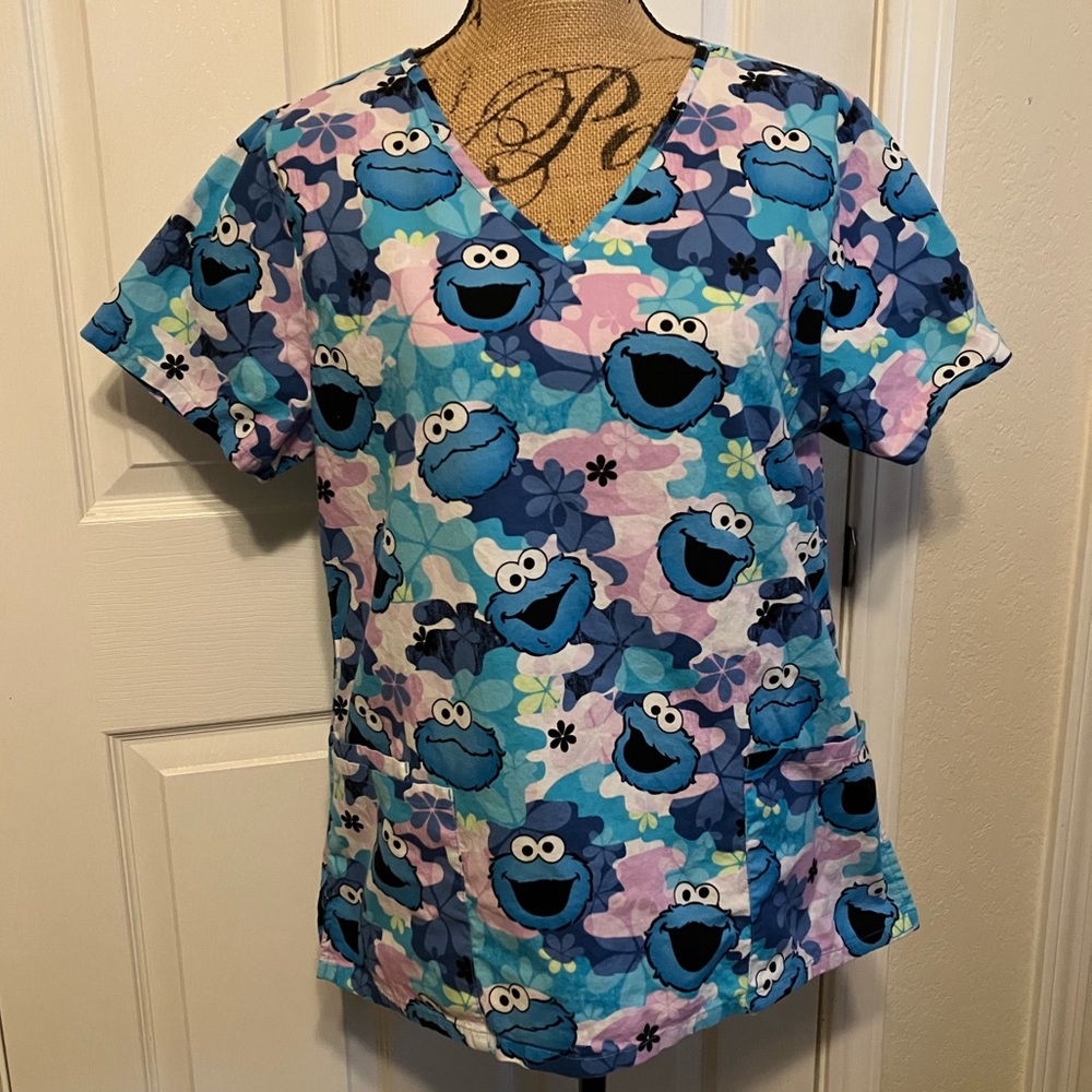 Sesame Street Cookie Monster floral medical scrubs top M pockets v-neck cotton
